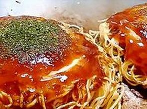 ふっくらと焼き上げたお好み焼きは女性やご家族に人気です