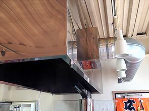 キッチンじゅんの大きな換気扇、広島へ特注しました