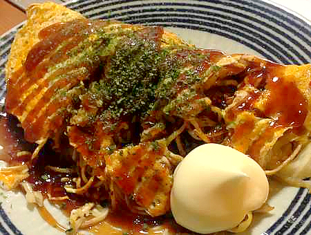 こばらちゃん、少し小さめのお好み焼きです